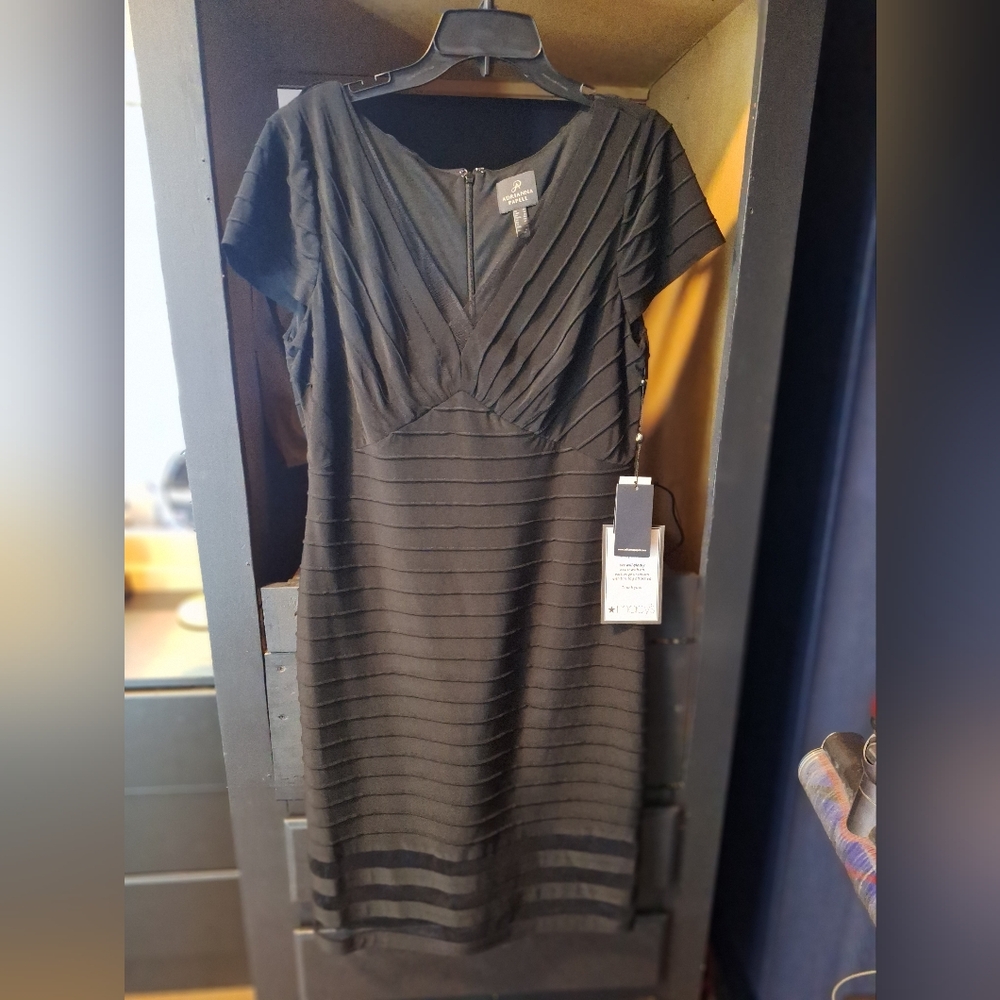 Black knee lenth dress